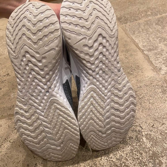 Nike Odyssey React - Picture 4 of 5